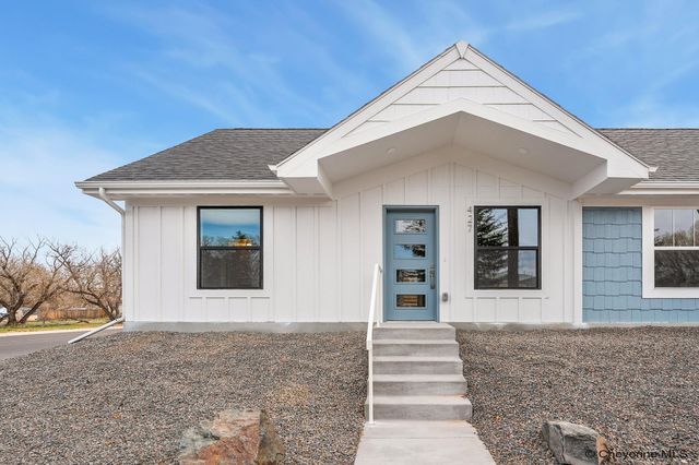 427 SNYDER AVE, Cheyenne, WY 82007