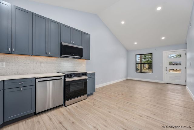 427 SNYDER AVE, Cheyenne, WY 82007