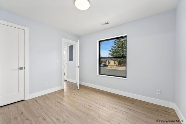 427 SNYDER AVE, Cheyenne, WY 82007