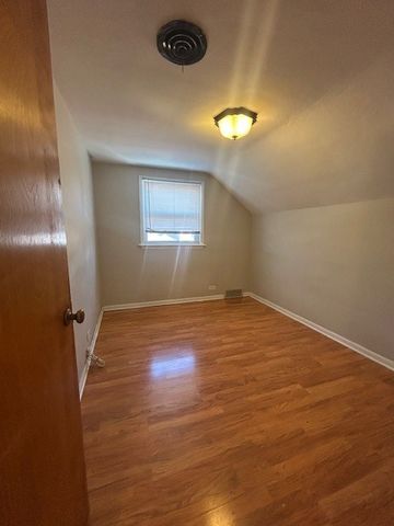 1000 N Lewis Avenue, Waukegan, IL 60085