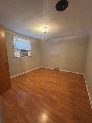 1000 N Lewis Avenue, Waukegan, IL 60085