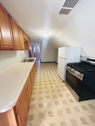 1000 N Lewis Avenue, Waukegan, IL 60085