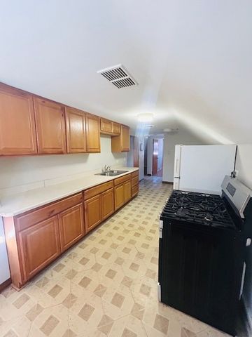 1000 N Lewis Avenue, Waukegan, IL 60085