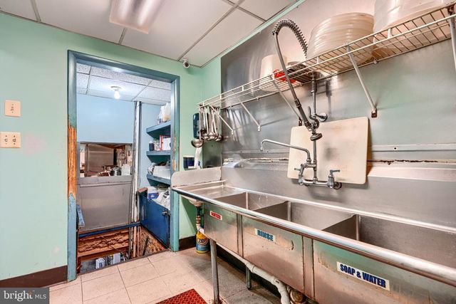 410 W REDWOOD ST, Baltimore, MD 21201