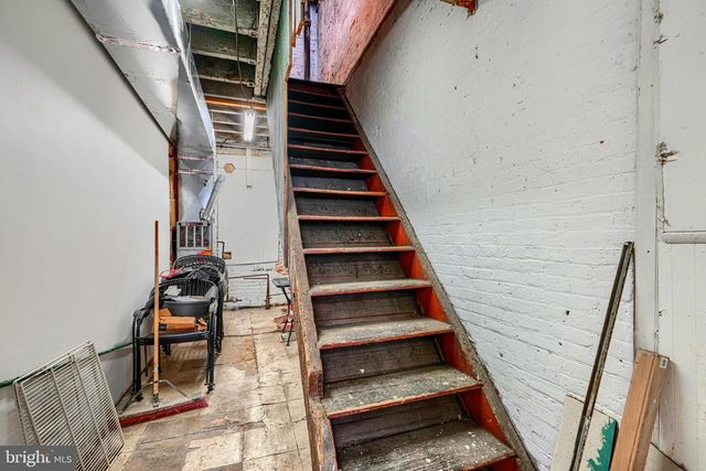 410 W REDWOOD ST, Baltimore, MD 21201