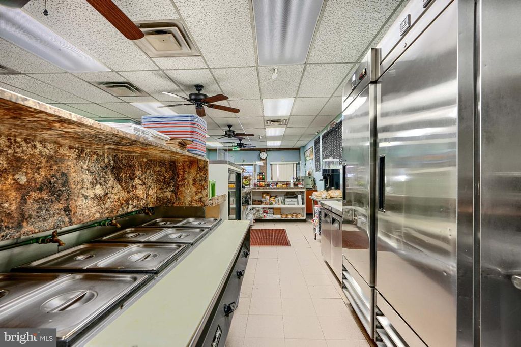 Image 17 of property listing at 410 W REDWOOD ST, Baltimore, MD 21201