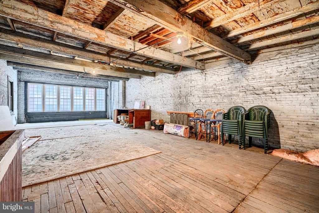 Image 36 of property listing at 410 W REDWOOD ST, Baltimore, MD 21201