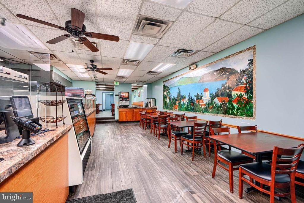 Image 8 of property listing at 410 W REDWOOD ST, Baltimore, MD 21201