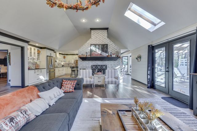 5151 W Stones Crossing Road, Greenwood, IN 46143