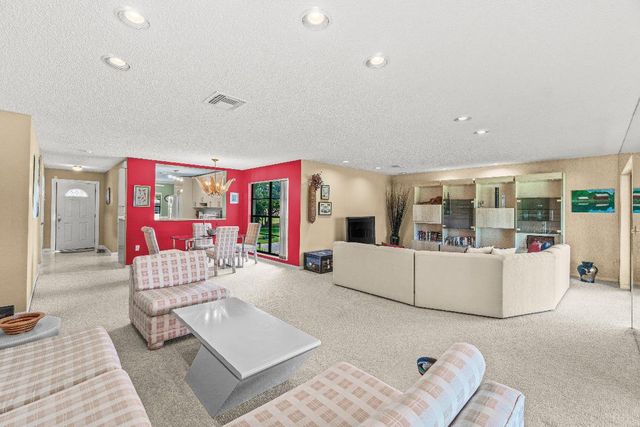 3 Stratford Drive E B, Boynton Beach, FL 33436