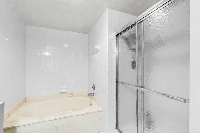 3 Stratford Drive E B, Boynton Beach, FL 33436