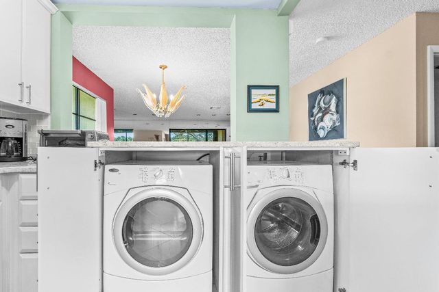 3 Stratford Drive E B, Boynton Beach, FL 33436