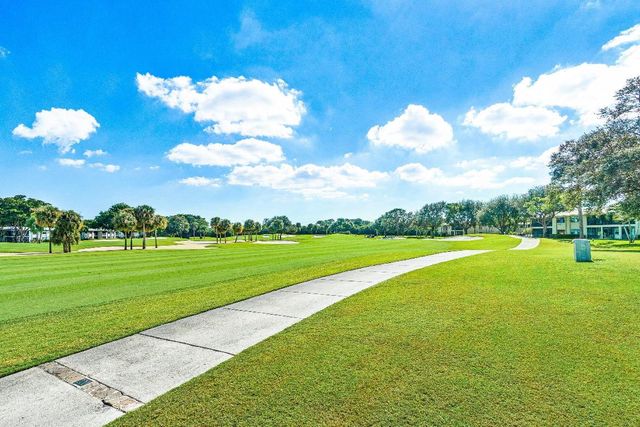 3 Stratford Drive E B, Boynton Beach, FL 33436