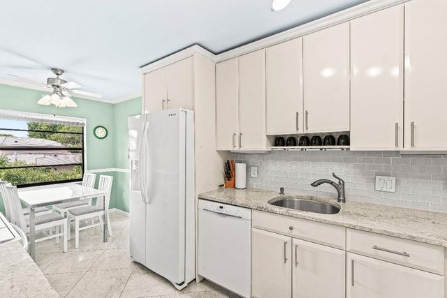 3 Stratford Drive E B, Boynton Beach, FL 33436