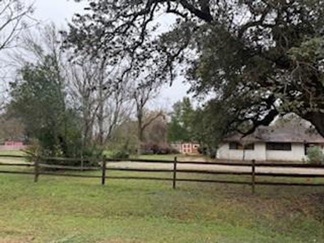 229 University Drive, Prairie View, TX 77445