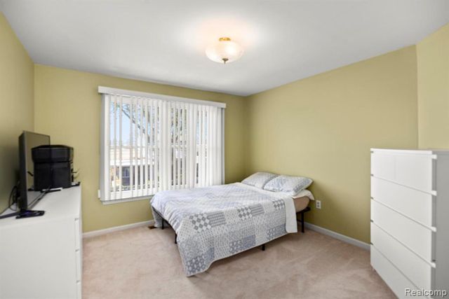 34509 Heartsworth Lane, Sterling Heights, MI 48312