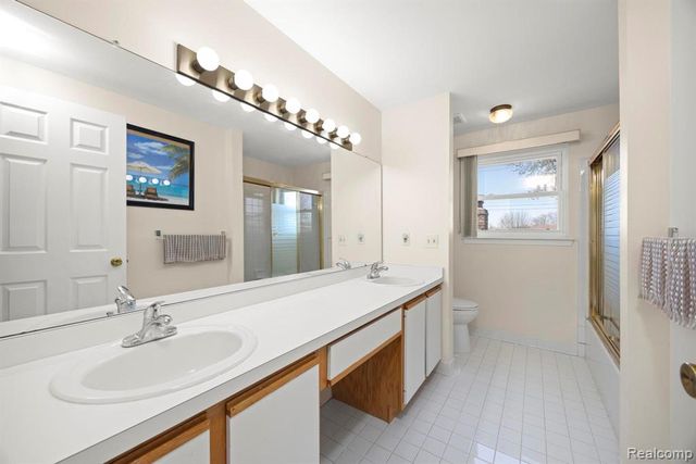 34509 Heartsworth Lane, Sterling Heights, MI 48312