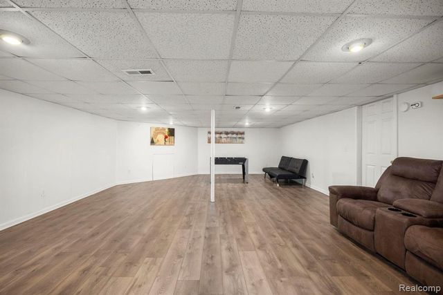 34509 Heartsworth Lane, Sterling Heights, MI 48312