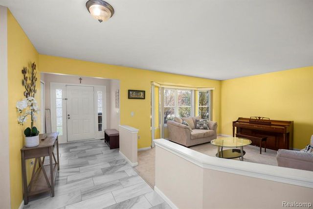 34509 Heartsworth Lane, Sterling Heights, MI 48312