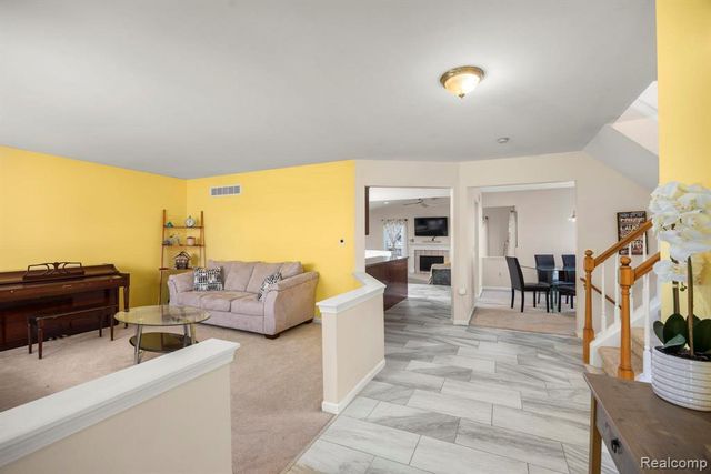 34509 Heartsworth Lane, Sterling Heights, MI 48312