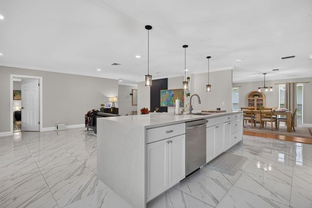 2400 NW 105TH Terrace, Coral Springs, FL 33065