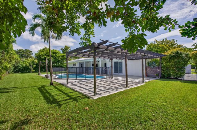 2400 NW 105TH Terrace, Coral Springs, FL 33065