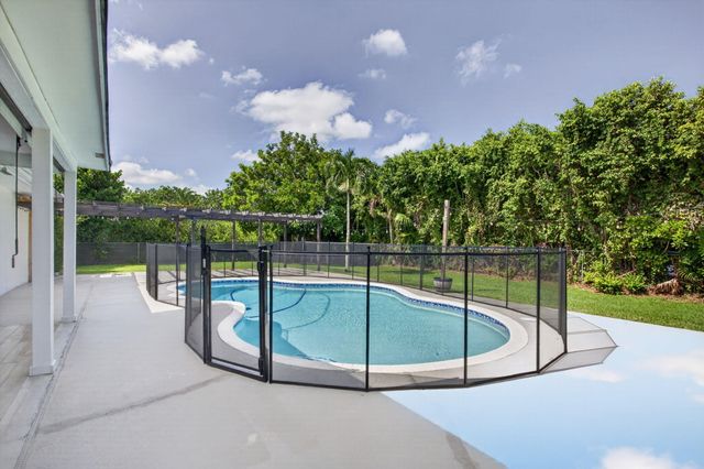 2400 NW 105TH Terrace, Coral Springs, FL 33065