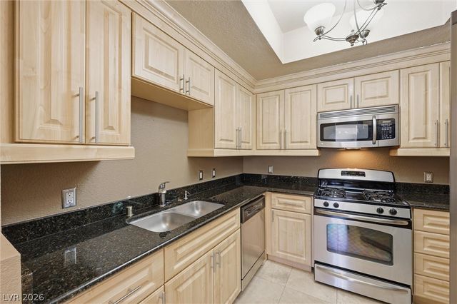 260 East Flamingo Road 308, Las Vegas, NV 89169