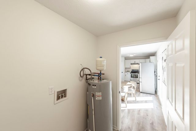 1218 Locust St, Westmoreland, TN 37186