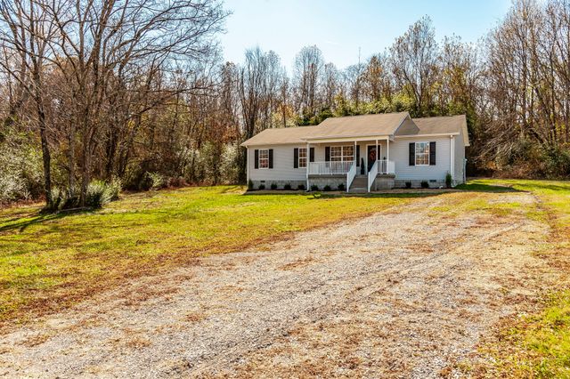 1218 Locust St, Westmoreland, TN 37186