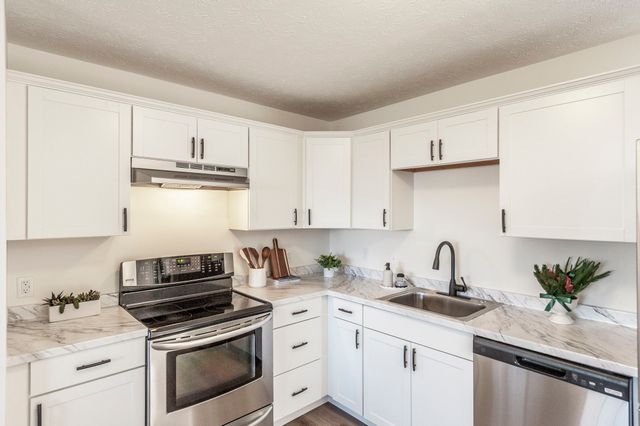 1218 Locust St, Westmoreland, TN 37186