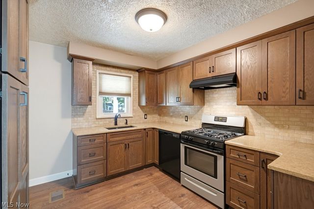 379 Stanford Street, Akron, OH 44314