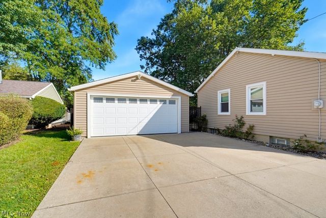 379 Stanford Street, Akron, OH 44314