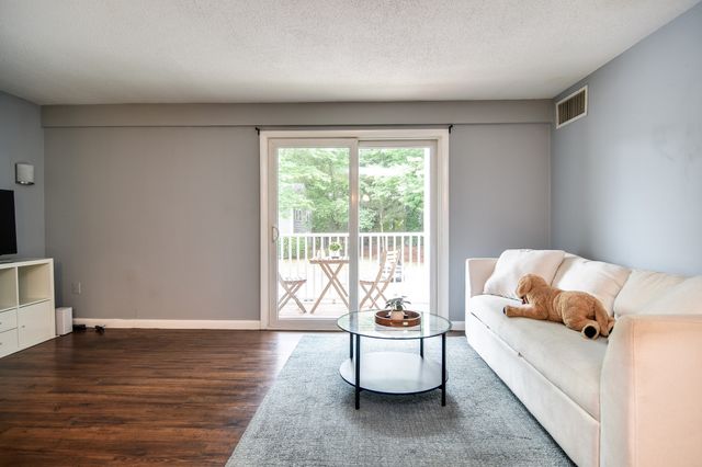 42 Silver Hill Lane 5, Natick, MA 01760
