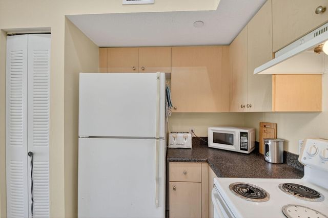 4180 San Marino Boulevard 304, West Palm Beach, FL 33409