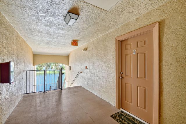 4180 San Marino Boulevard 304, West Palm Beach, FL 33409