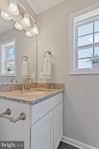 326 AVON DR, Red Lion, PA 17356