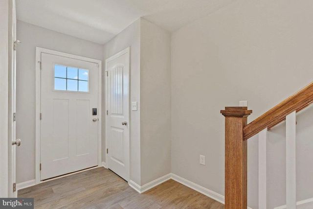 326 AVON DR, Red Lion, PA 17356