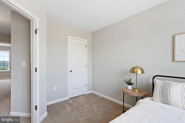 326 AVON DR, Red Lion, PA 17356