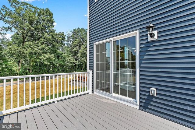 326 AVON DR, Red Lion, PA 17356