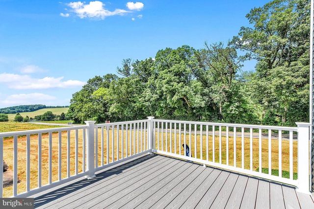 326 AVON DR, Red Lion, PA 17356