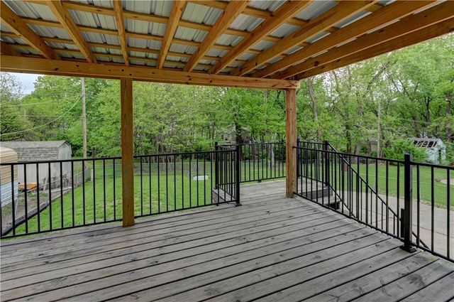 1612 N Ponca Drive, Independence, MO 64058