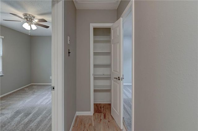 1612 N Ponca Drive, Independence, MO 64058