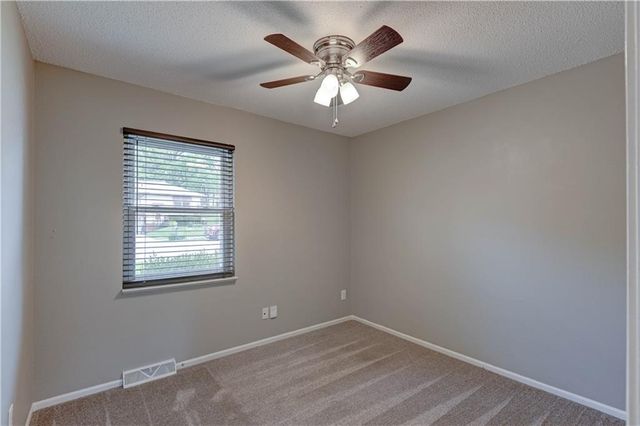 1612 N Ponca Drive, Independence, MO 64058