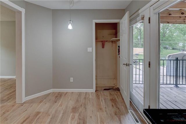 1612 N Ponca Drive, Independence, MO 64058