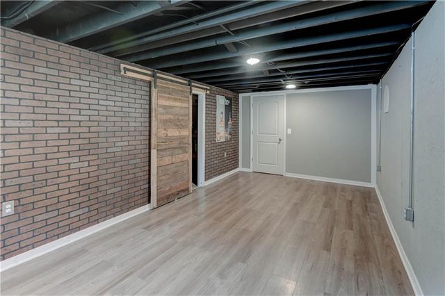 1612 N Ponca Drive, Independence, MO 64058