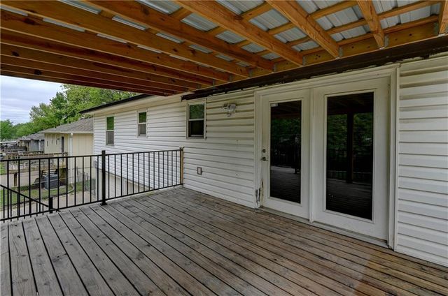 1612 N Ponca Drive, Independence, MO 64058