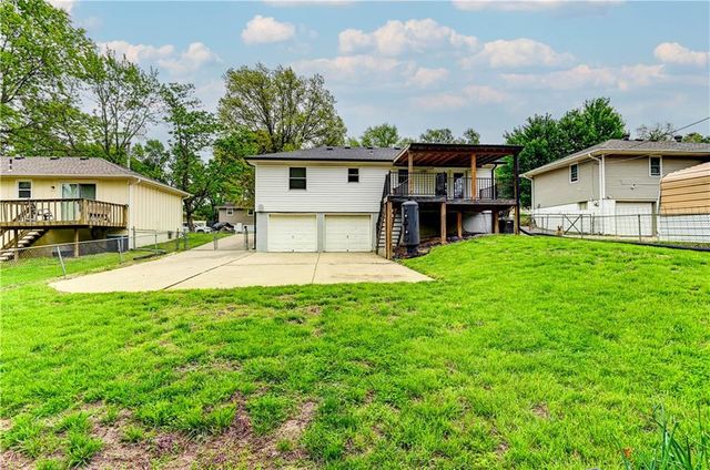 1612 N Ponca Drive, Independence, MO 64058