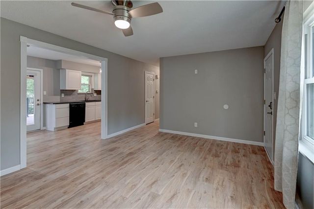 1612 N Ponca Drive, Independence, MO 64058