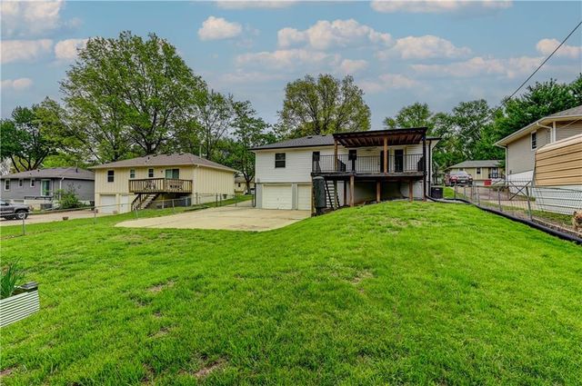 1612 N Ponca Drive, Independence, MO 64058